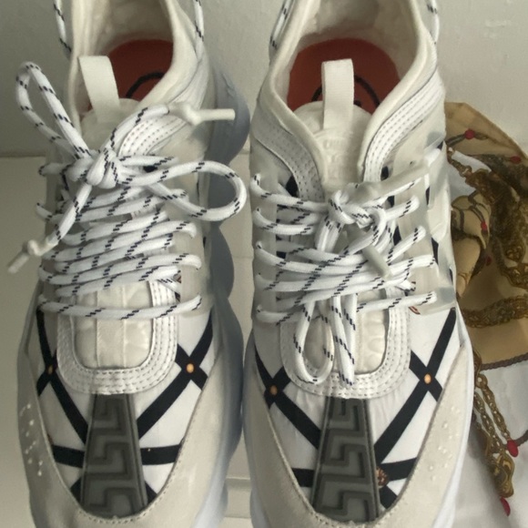 VERSACE - Picture 4 of 12